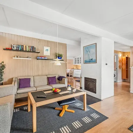 Yorik - 800m From The Sea By Interhome Semesterbostad
