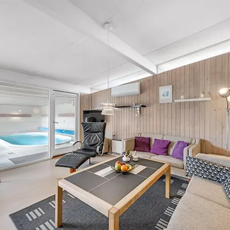 Semesterbostad Yorik - 800m From The Sea By Interhome